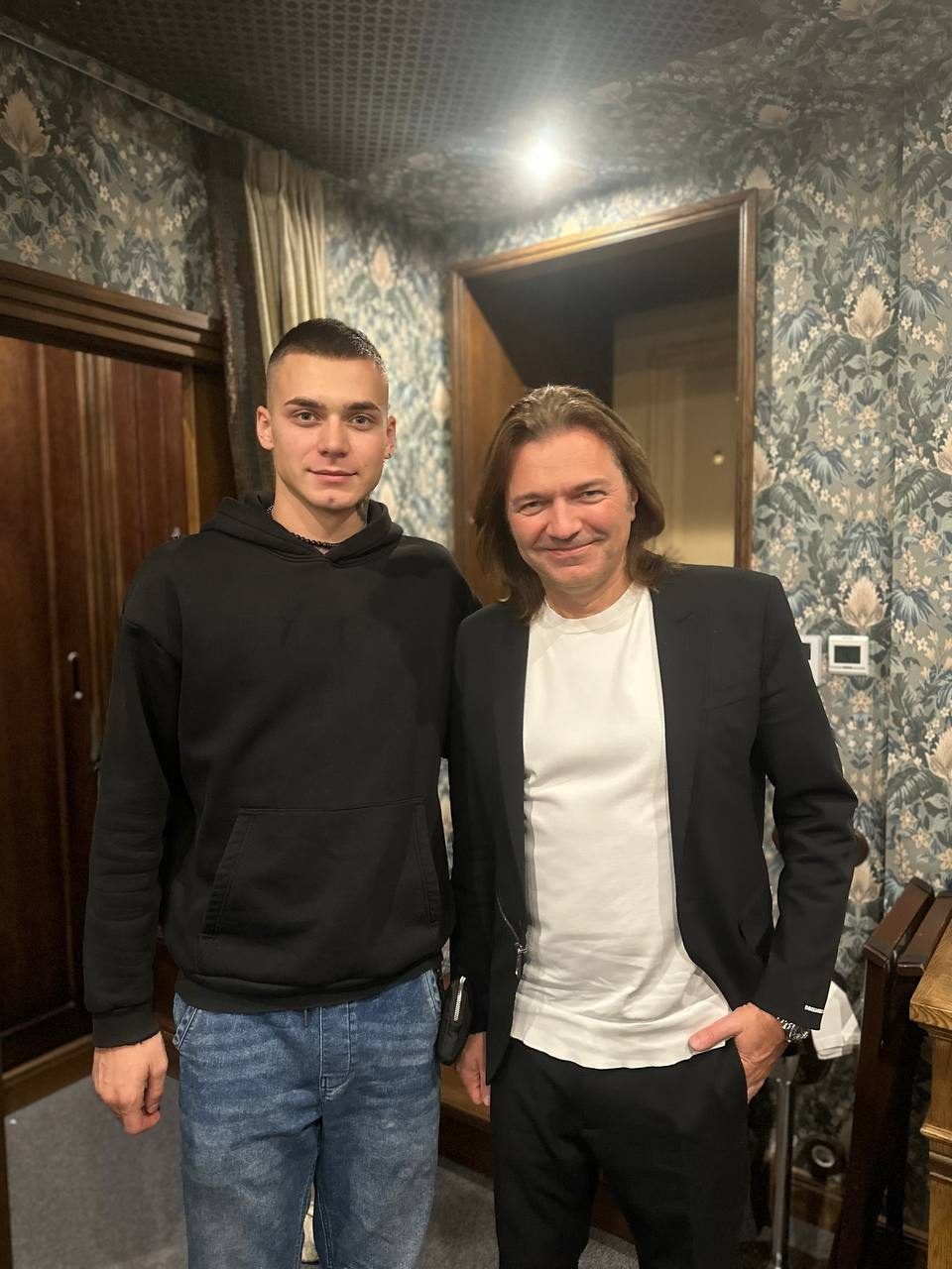 С гостями вечера